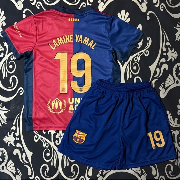 KIDS LARGE LAMINE YAMAL BARCELONA SOCCER JERSEY KIT NWT SIZE 28 RED BLUE KIT - Picture 1 of 7